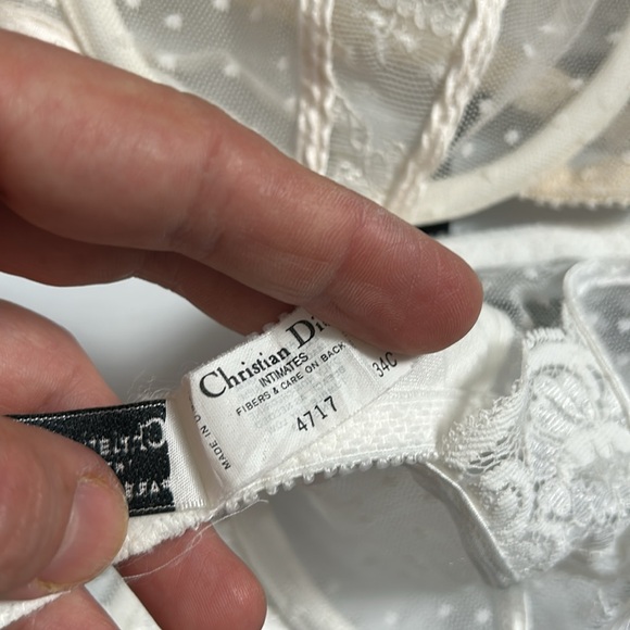Christian Dior Lace Elegant White cream and black Lace Bra all 34 C - Picture 16 of 17